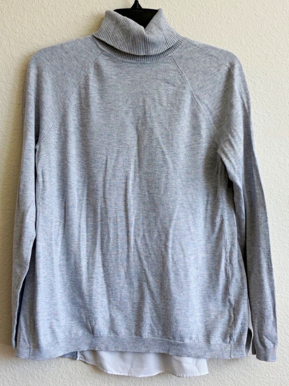 White House Black Market Womens Size Medium Gray Turtleneck Sweater Flowy Back